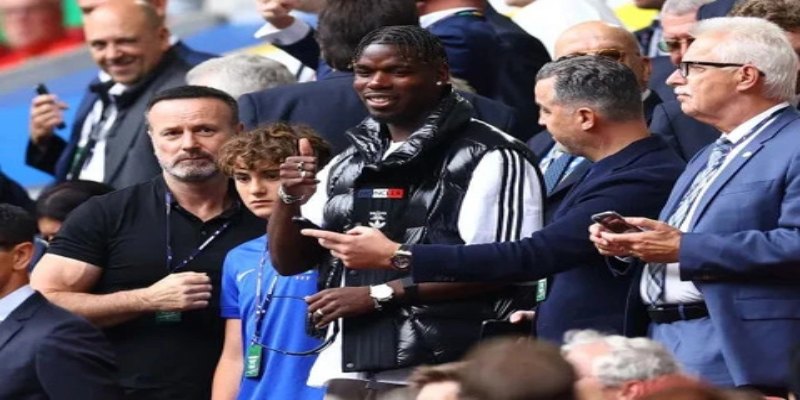 Paul Pogba hiện đang mất dần ánh hào quang sau scandal chấn động